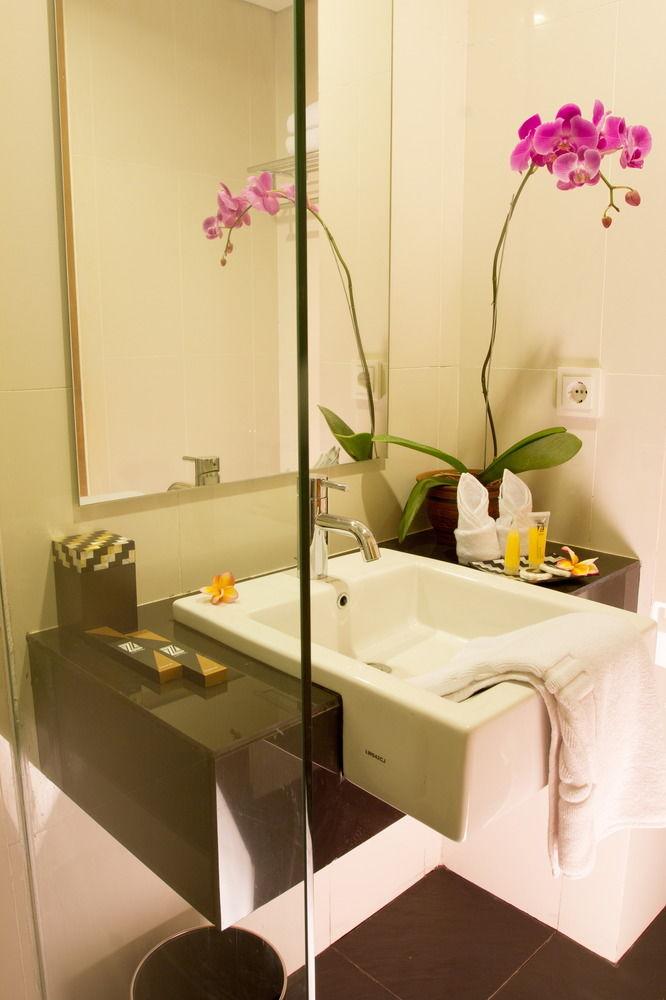 Ping Hotel Seminyak Zewnętrze zdjęcie